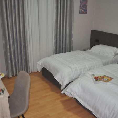Bliri Myslym Shyri Apartment Tirana Bagian luar foto