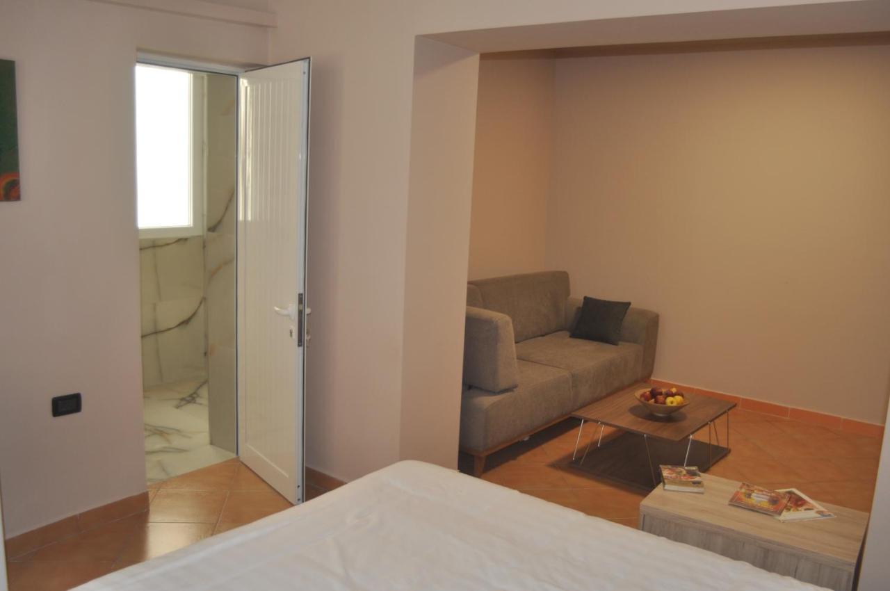 Bliri Myslym Shyri Apartment Tirana Bagian luar foto