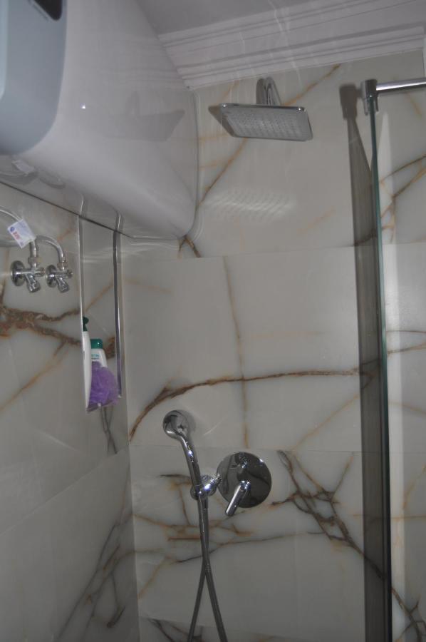 Bliri Myslym Shyri Apartment Tirana Bagian luar foto