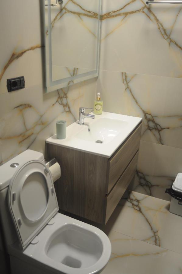 Bliri Myslym Shyri Apartment Tirana Bagian luar foto