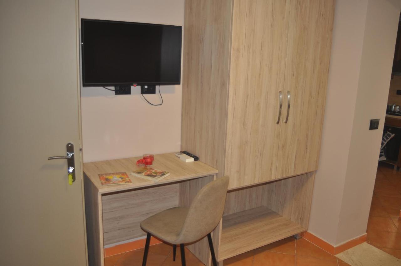Bliri Myslym Shyri Apartment Tirana Bagian luar foto