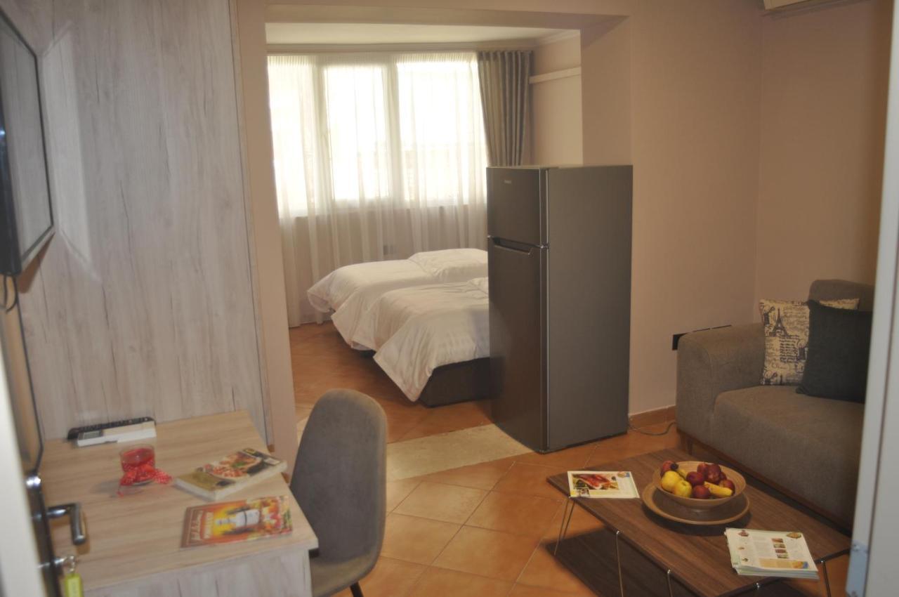 Bliri Myslym Shyri Apartment Tirana Bagian luar foto
