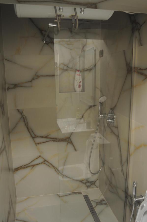 Bliri Myslym Shyri Apartment Tirana Bagian luar foto