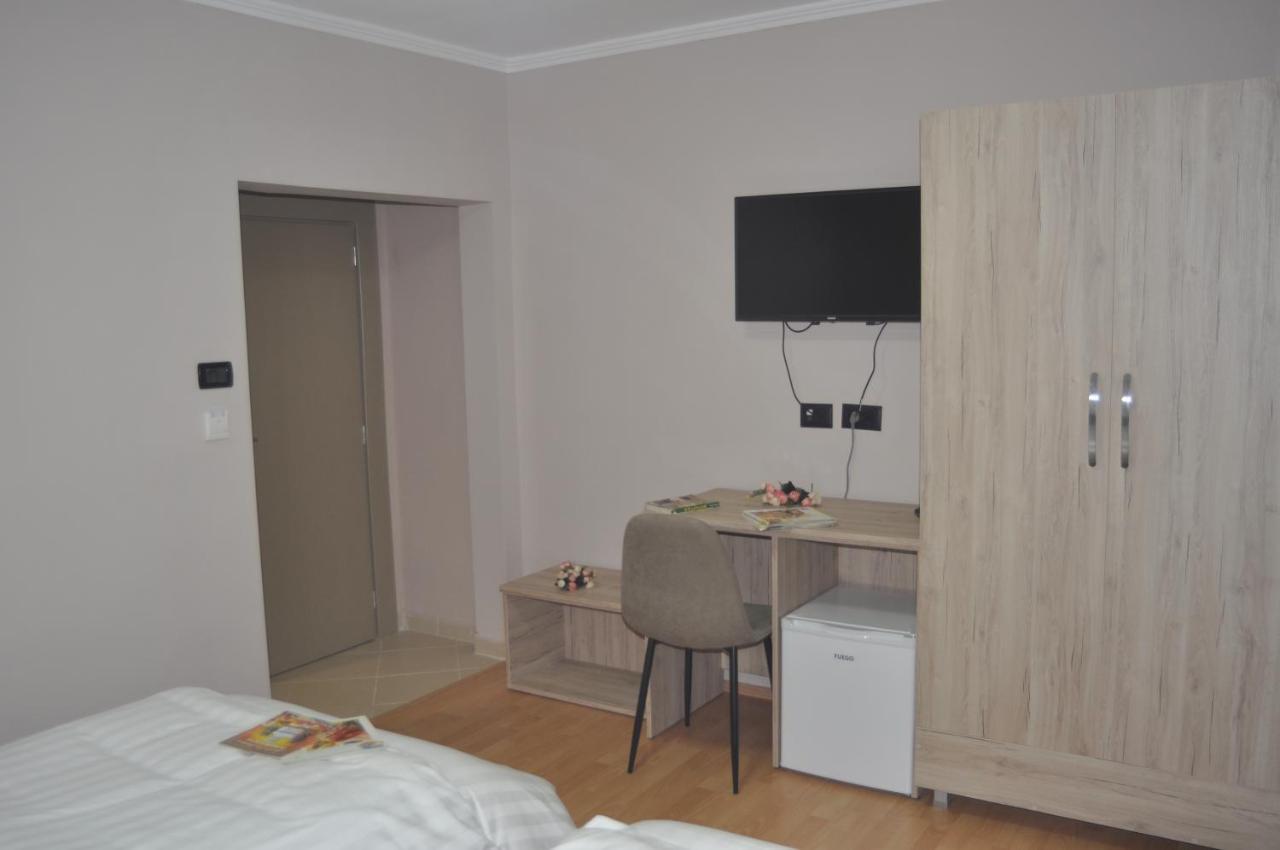 Bliri Myslym Shyri Apartment Tirana Bagian luar foto