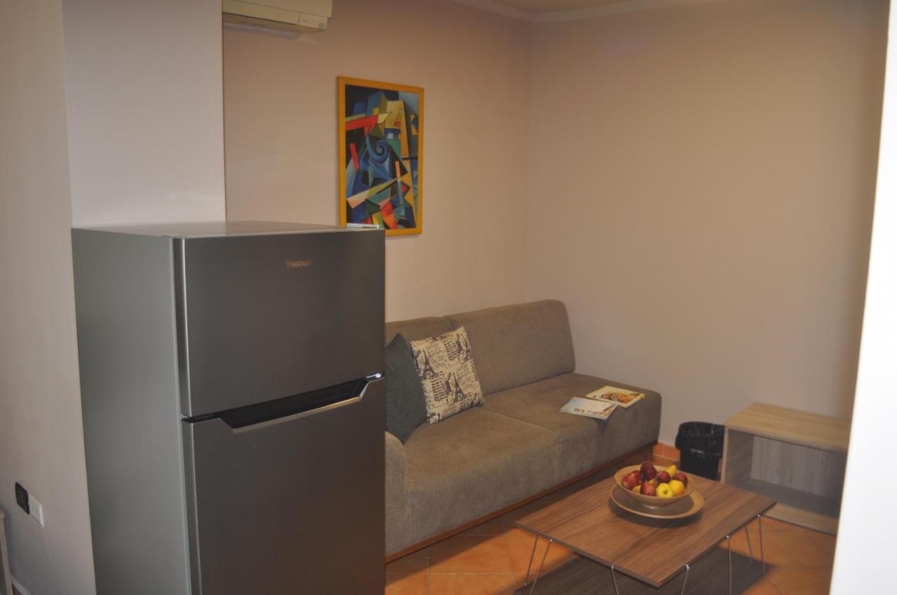 Bliri Myslym Shyri Apartment Tirana Bagian luar foto
