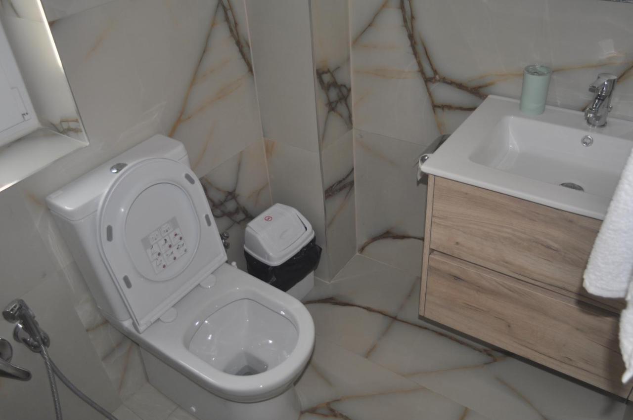 Bliri Myslym Shyri Apartment Tirana Bagian luar foto