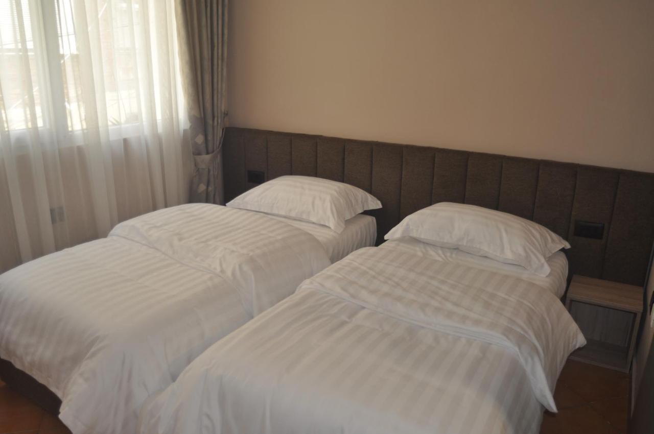 Bliri Myslym Shyri Apartment Tirana Bagian luar foto