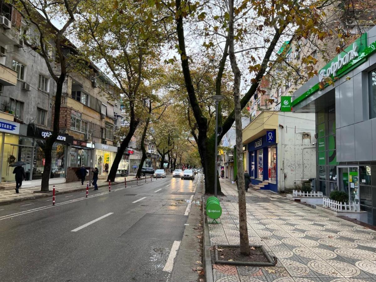 Bliri Myslym Shyri Apartment Tirana Bagian luar foto